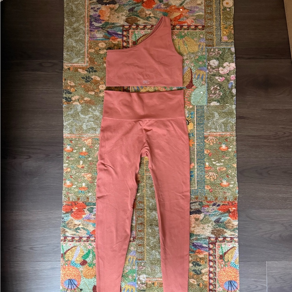 SET Active One-Shoulder Terracotta Legging and Top Set